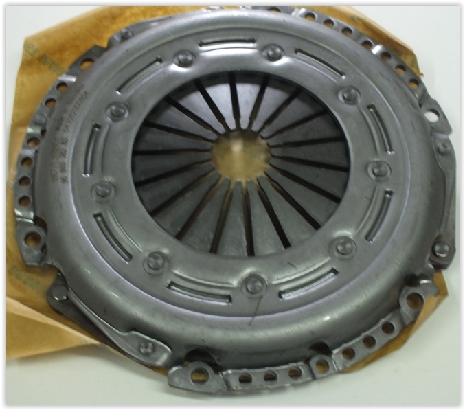 DEBRİYAJ KİTİ  EP6DT (1.6 16V) TURBOLU (BİLYASIZ) 207 308 3008 5008 C4 C4 PICASSO DS 3 - PSA - OEM 2052.P5
