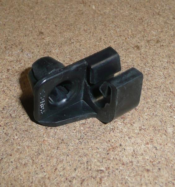 KAPUT DEMİR İÇİN AGRAF KLİPS GRANDLAND-P206-P207-P307-C3-C5 AIRCROSS-P5008 - PSA - OEM 7928.31