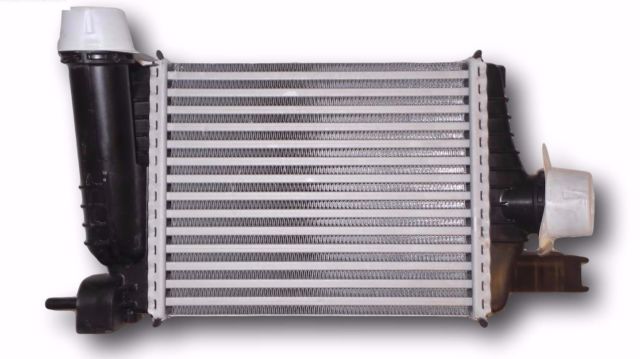 TURBO RADYATÖRÜ (INTERCOOLER) CLIO IV 12> CAPTUR 13> DUSTER 13> 0.9TCe 1.2TCe 1.5dCi - MY - OEM 144961381R
